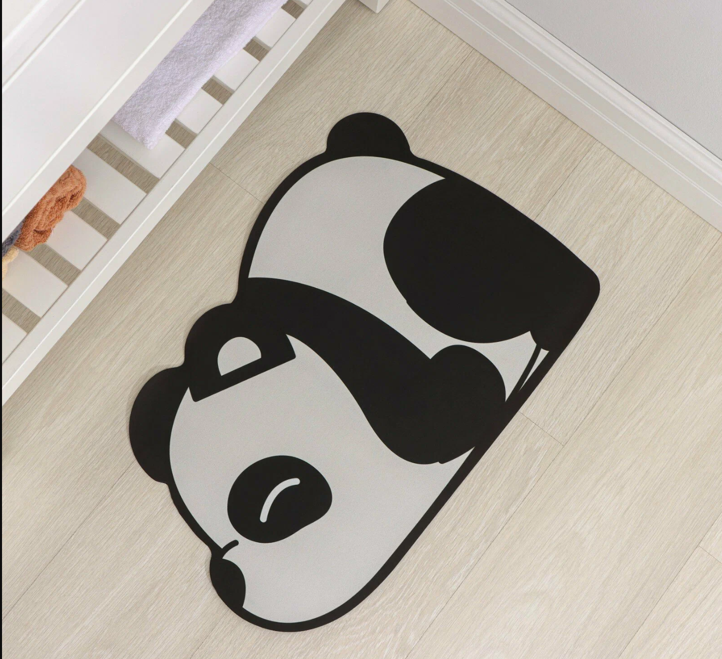 Быстросохнущий противоскользящий коврик для ванной, бело-серый, размер 43х68 см. / Диатомитовый коврик панда — фото 1