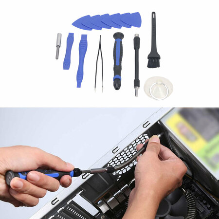 инструменты для ремонта электроники на столе