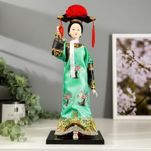 Кукла коллекционная Китаянка в национальном платье 32х12.5х12.5 см