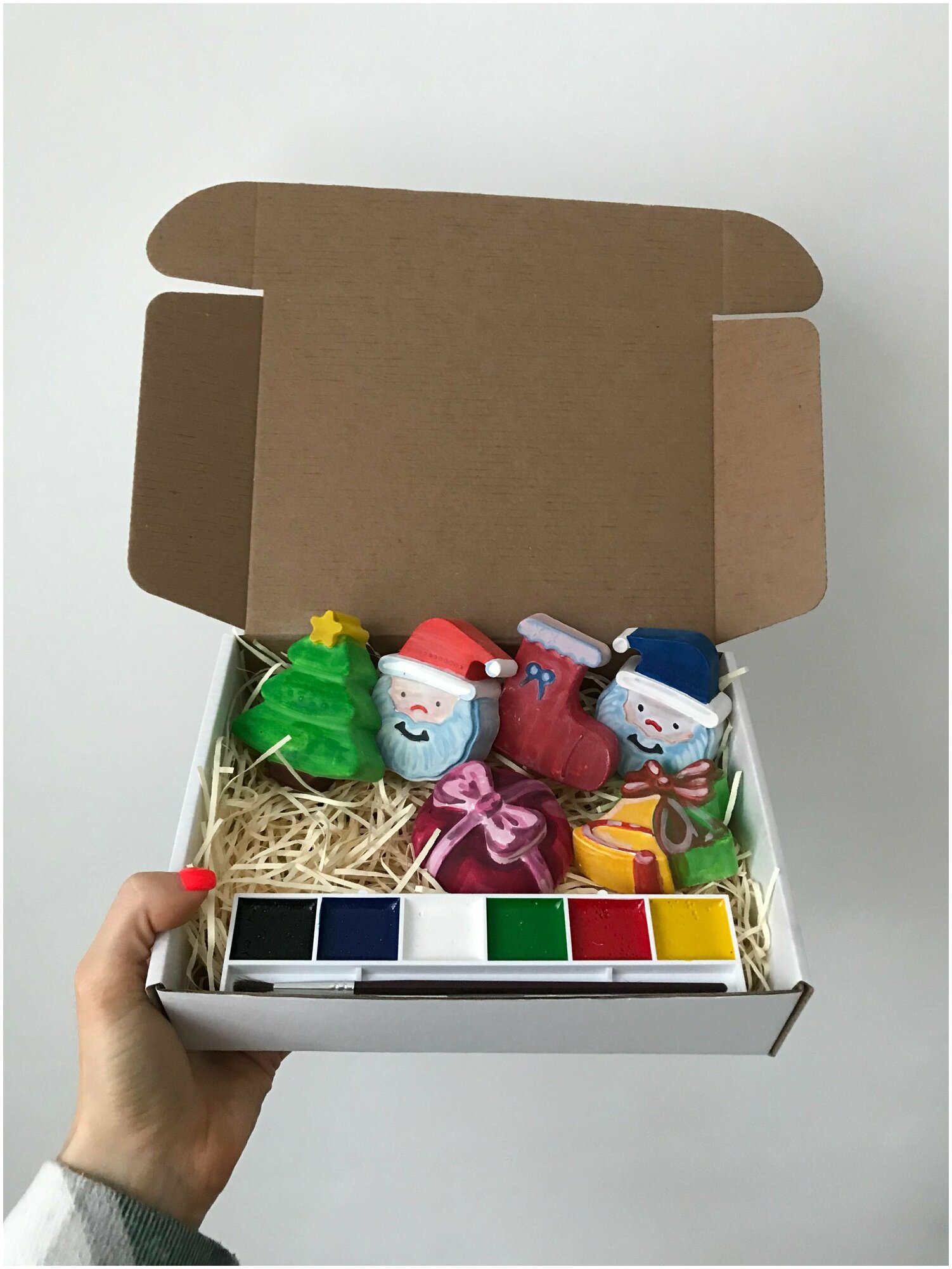 Подарочный набор Новый Год для детей многоразовый / 3D раскраска новогодняя 6 шт / Набор Дед Мороз для росписи с кисточкой и красками