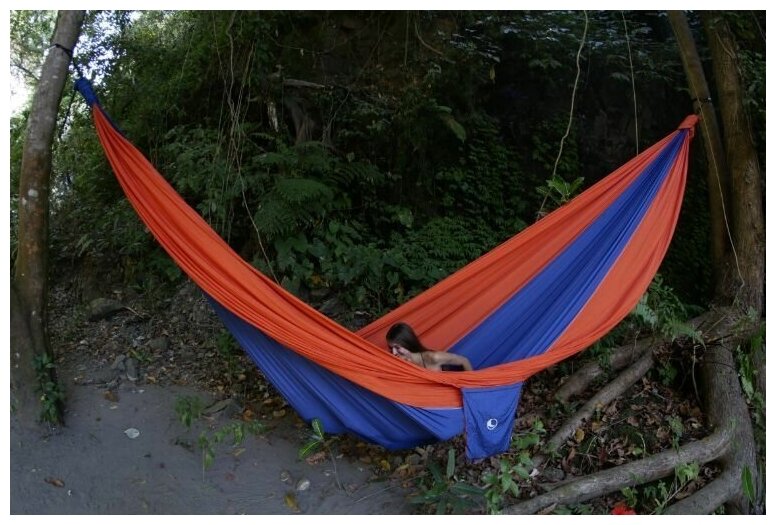 Гигантский гамак (8х4,5м) Ticket to the Moon Mammock Hammock Royal Blue / Orange - фотография № 9