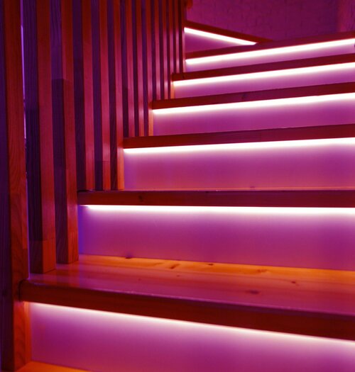 Комплект для автоматической подсветки лестницы с датчиками движения ETL - для подсветки 14 ступеней, RGB