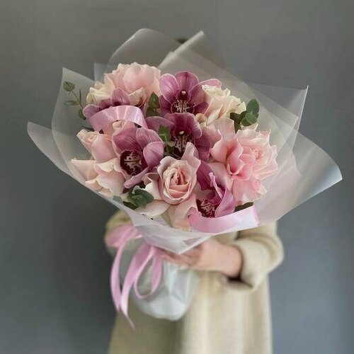 Изображение товара Букет "Французские розы и орхидея" от бренда "Di_FlowersLab", размер M