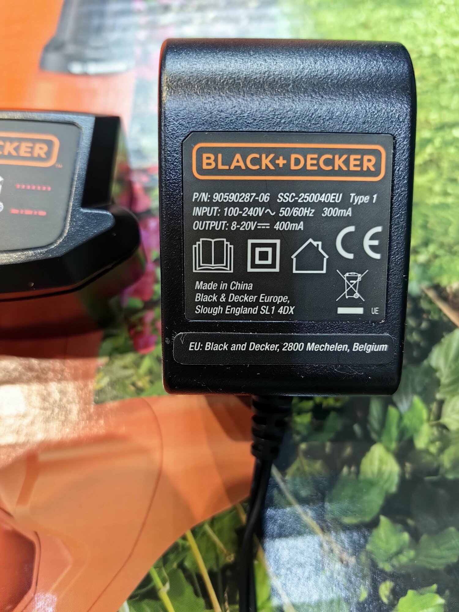 Зарядное устройство BLACK+DECKER SSC-250040EU 8-20V 0.4 A — фото 1