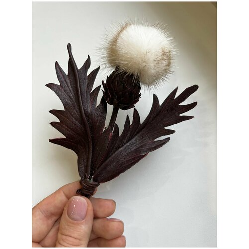 Брошь натуральная кожа 