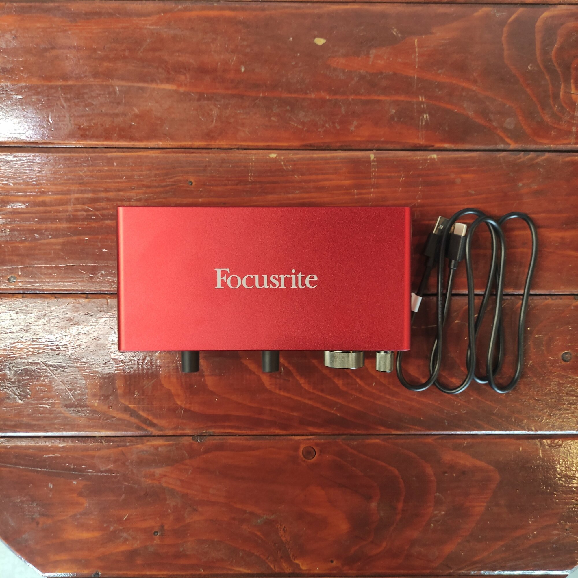 Внешняя звуковая карта Focusrite Scarlett 2i2 3rd Gen