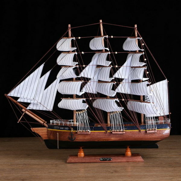 Корабль сувенирный большой "Дейчланд", борта тёмное дерево, паруса белые, 60x12x51 см