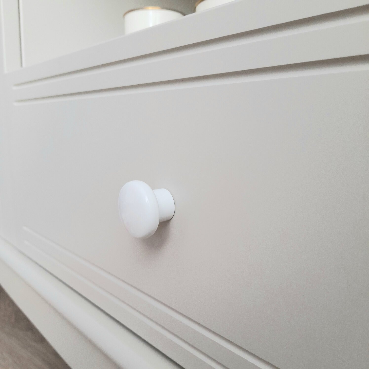 Фурнитура Для Мебели Ручка-кнопка пластик белая, в детскую комнату, для комода, для кухонных фасадов