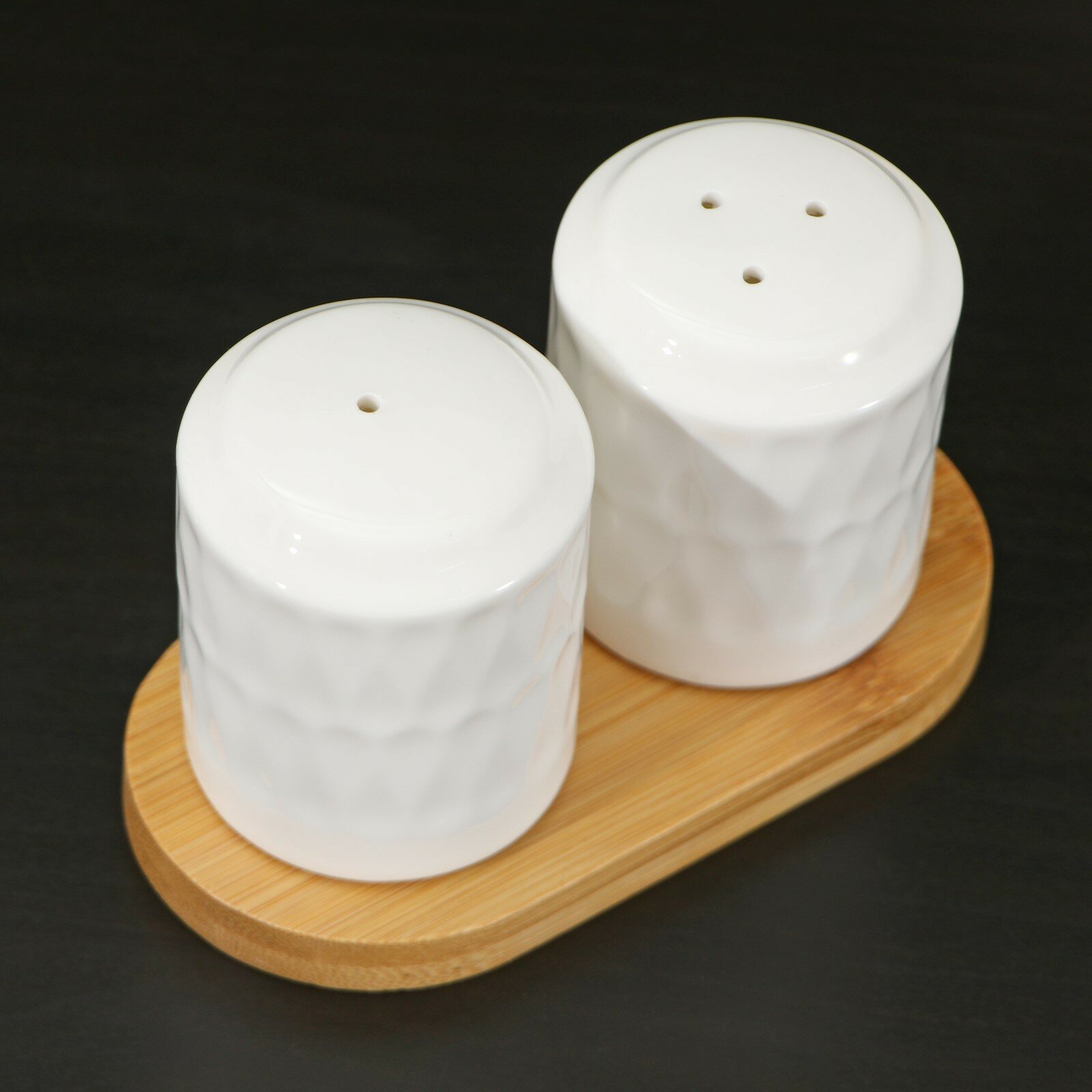 Набор керамический для специй на деревянной подставке BellaTenero «Герда», 2 предмета: солонка, перечница, цвет белый - фотография № 13