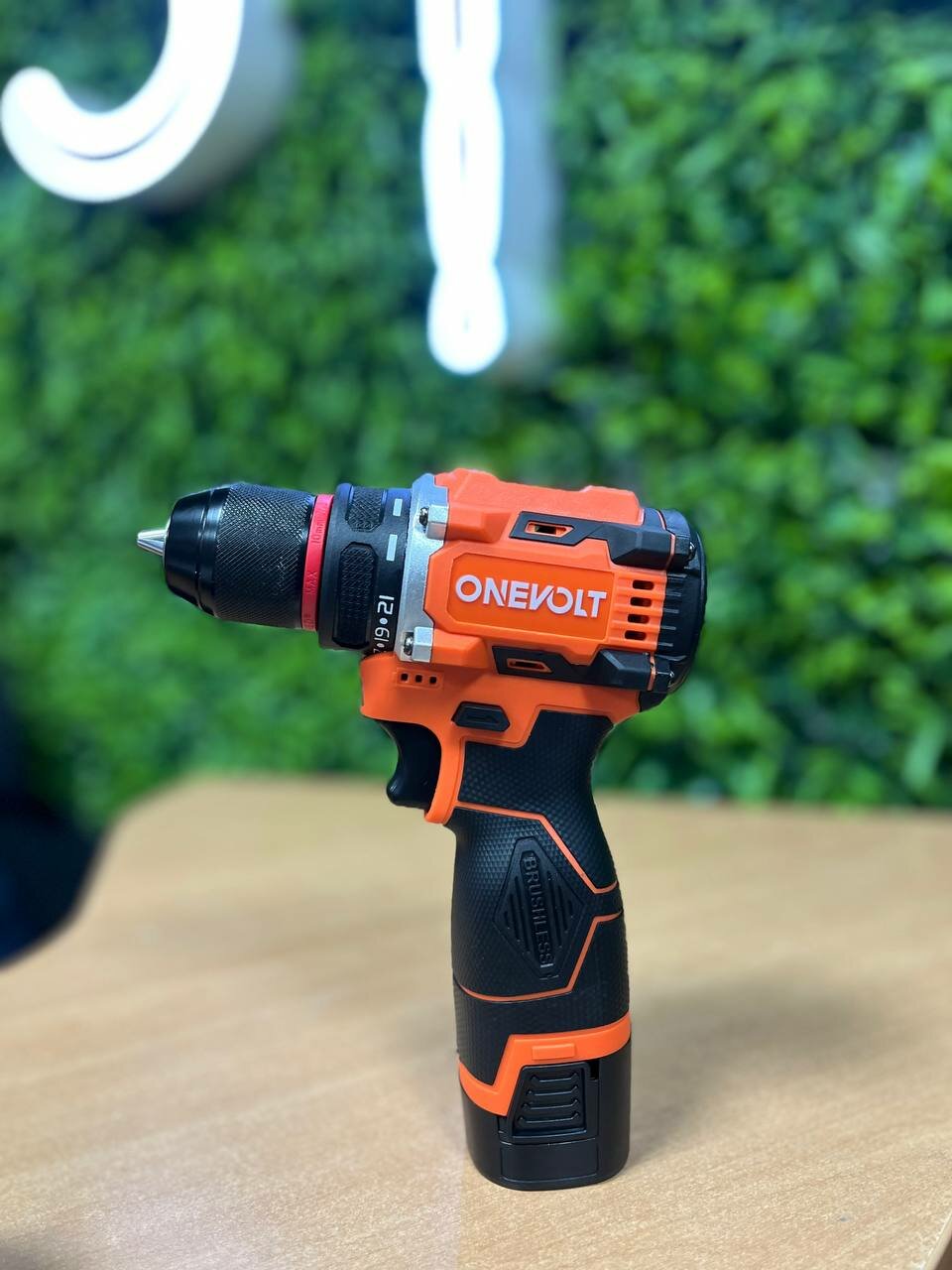 Шуруповерт NUMBER ONE "VDI16/2.0", с 2 аккумуляторами и кейсом — фото 1