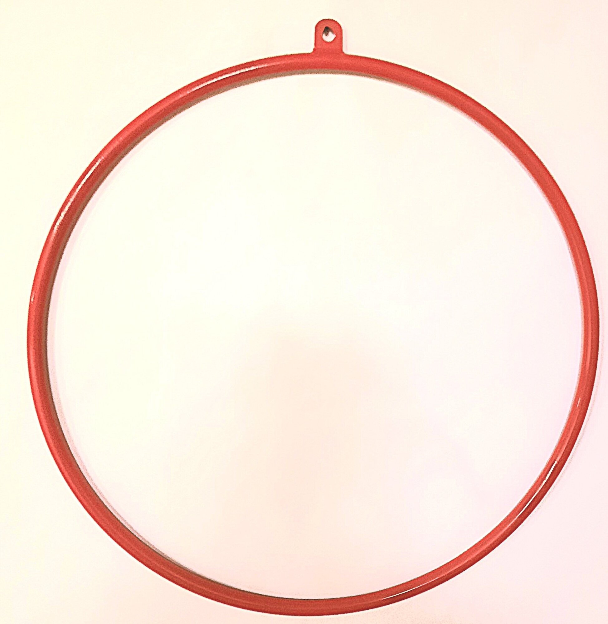 Металлическое кольцо для воздушной гимнастики, с подвесом, цвет красный, диаметр 95 см.