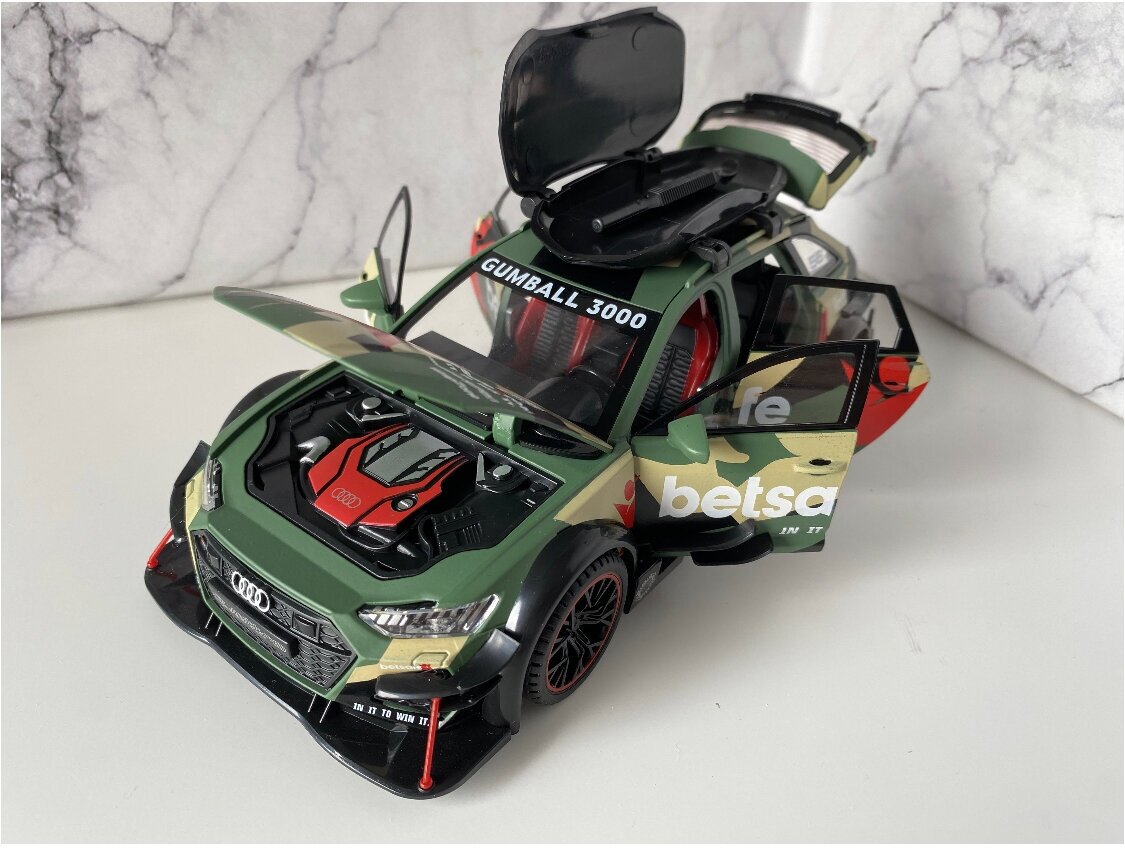 Коллекционная модель Audi RS6 DTM Avant 1:24 с багажником (металл, свет, звук)