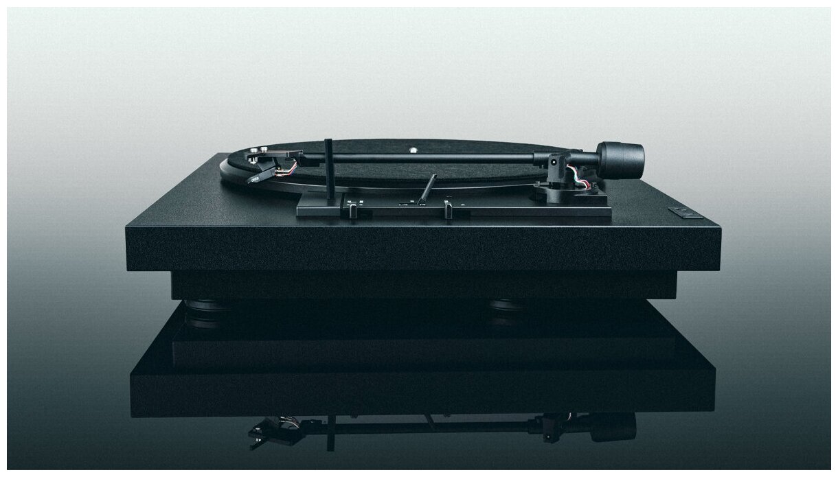 Проигрыватель виниловых пластинок Pro-Ject A1 Black