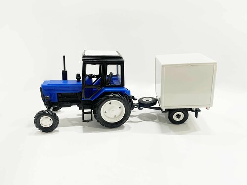 Трактор МТЗ-82 пластик 2х цветный(син-черный) с прицепом будка (белый) 1:43 160066