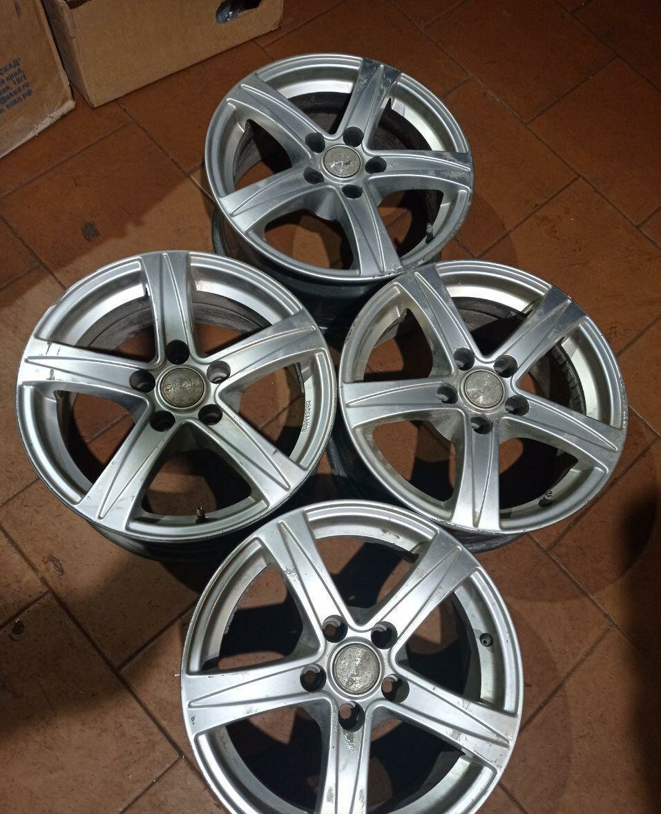 Колесные диски SKAD 6.5xR15/5x105 56.5 Серебристый (Реплика)