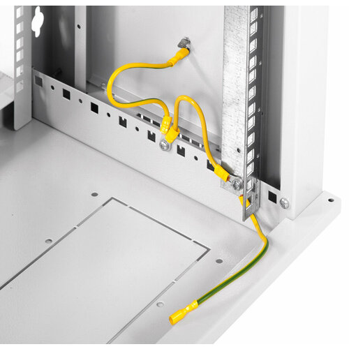 Шкаф коммутационный ЦМО шрн-эконом (ШРН-Э-6.350-9005) настенный 6U 600x350мм пер. дв. стекл 85кг черный