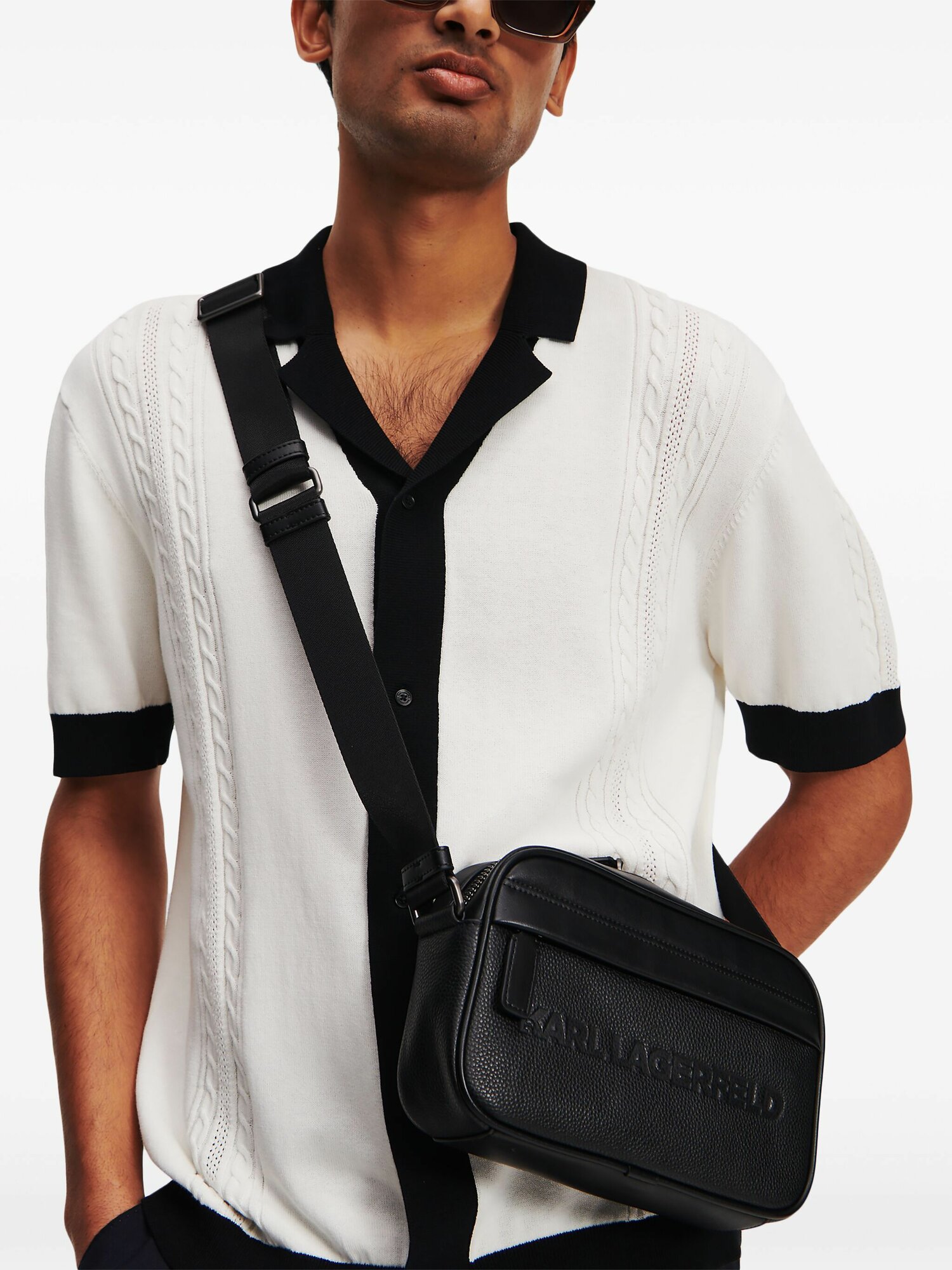 Сумка кросс-боди Karl Lagerfeld Essential, фактура зернистая, черный — фото 1