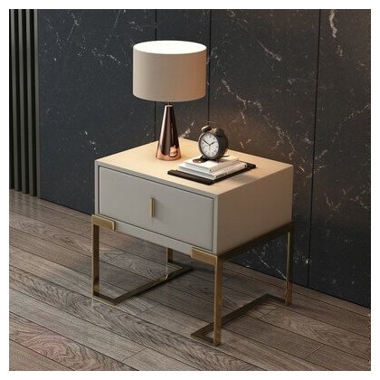 фото Тумбочка прикроватная обитая кожей в итальянском стиле