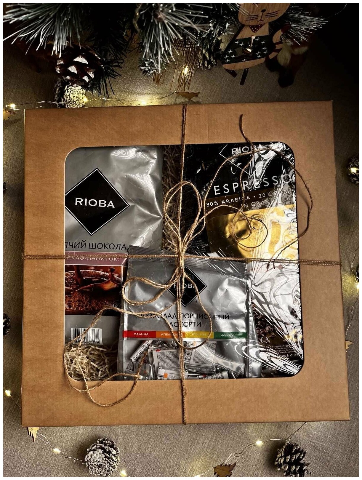 Подарочный набор Rioba (Кофе зерновой Gold 1 кг + Горячий шоколад 1 кг + Мини шоколад 500 гр) + шапка деда мороза В подарок! - фотография № 1