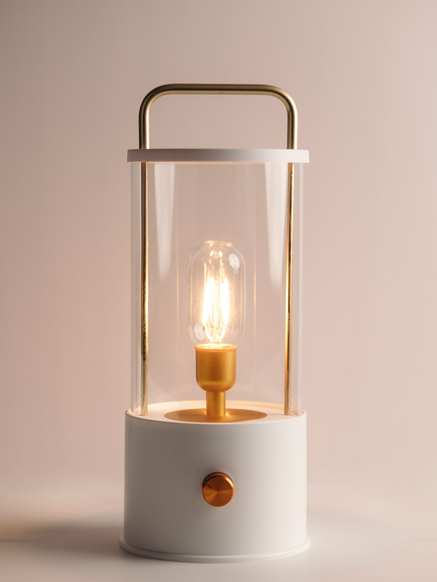 фото Декоративный переносной фонарь