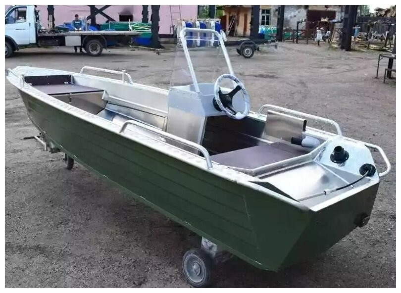 Моторная лодка Wyatboat-390У с консолью