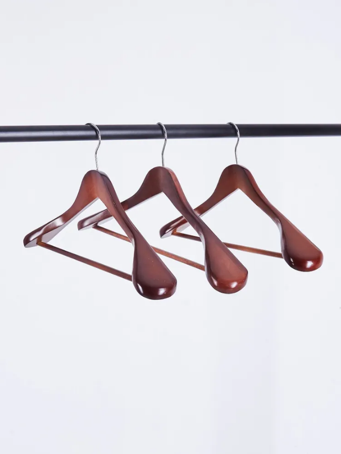 Вешалки-плечики деревянные широкие для одежды 45см, цвет темное дерево, комплект 3шт - фотография № 1