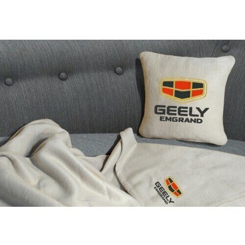 Автомобильная подушка 30х30см и плед 150х150 см в машину с вышивкой логотипа 