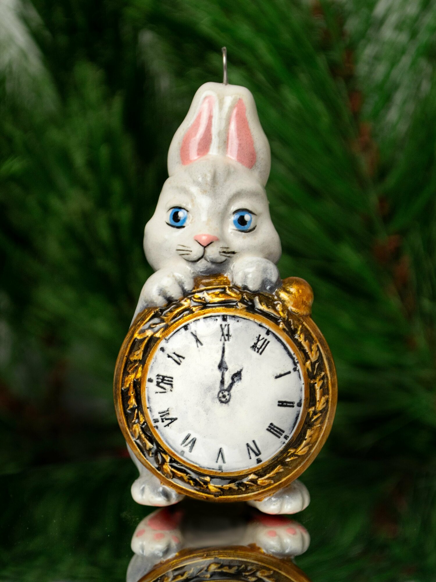 Новогоднее елочное украшение ручная роспись Заяц с часами105 см