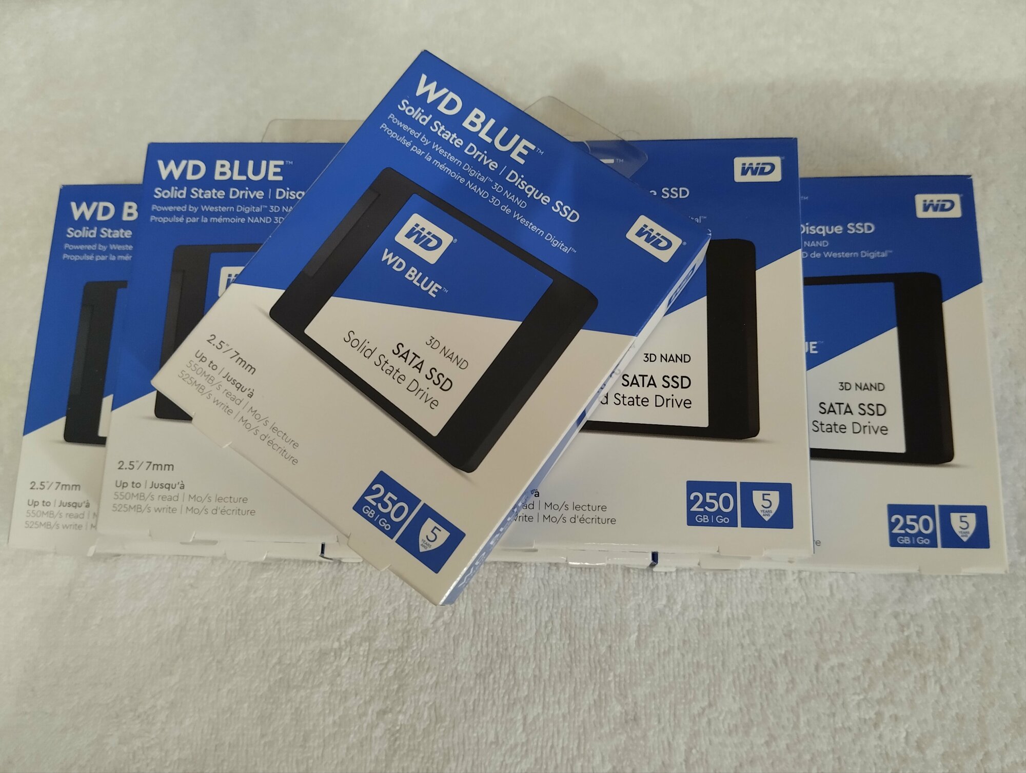 Твердотельный накопитель Western Digital WD Blue SATA 250 ГБ SATA WDS250G2B0A