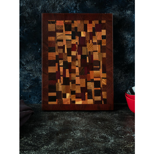 Торцевая разделочная доска из ценных , экзотических пород в рамке из красного дерева SBwooD SB-X3525/F/Y