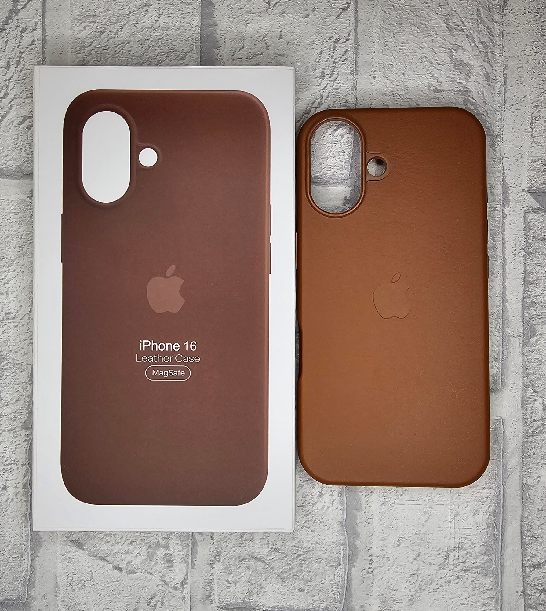 Кожаный чехол на Iphone 16 / Айфон 16 с Magsafe Leather Case Коричневый