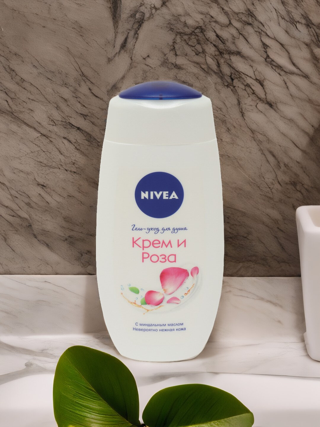 Гель-гель для душа "Nivea" с миндальным маслом, для сухой кожи, 250мл
