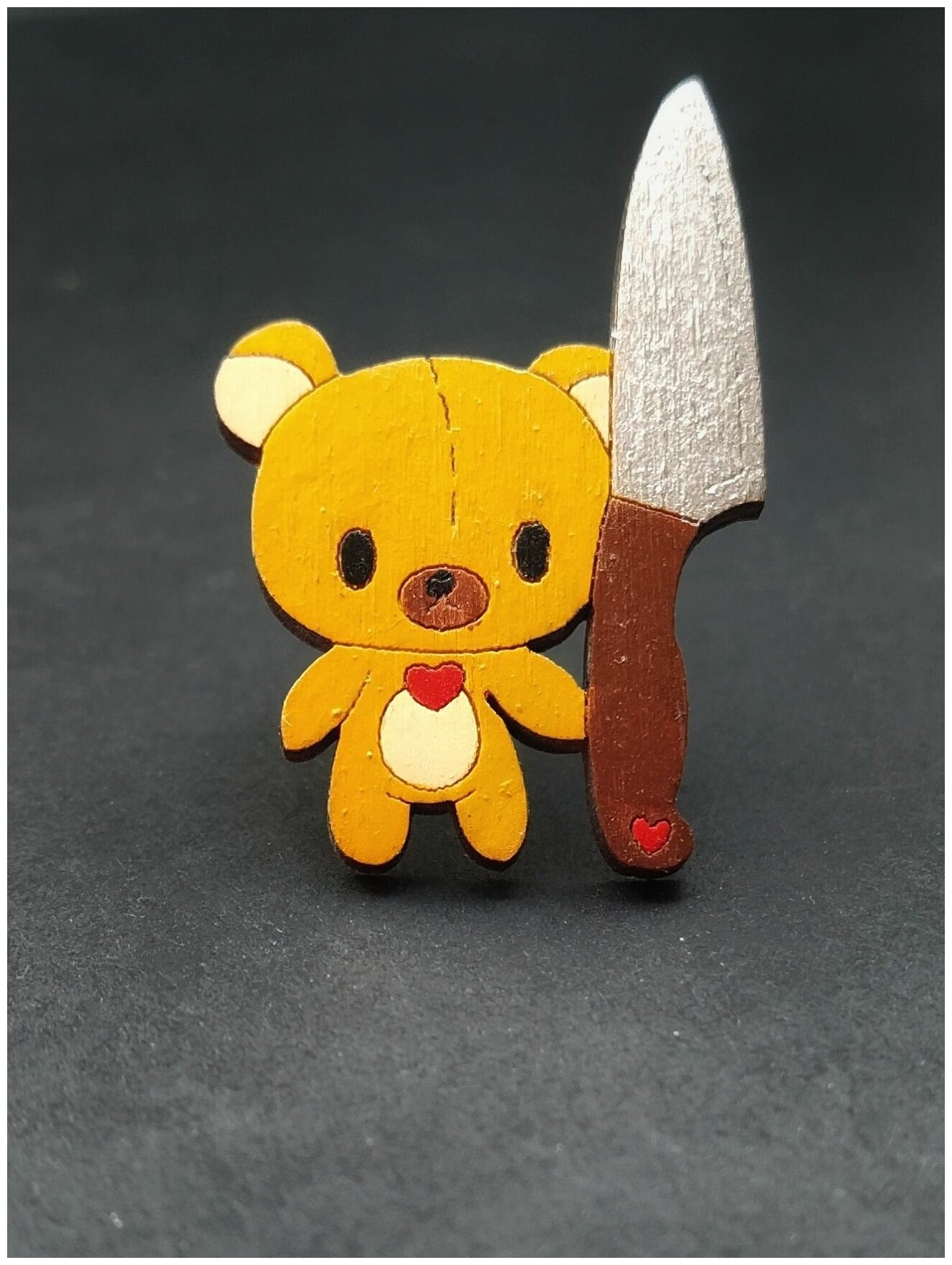 Медведь с ножом 