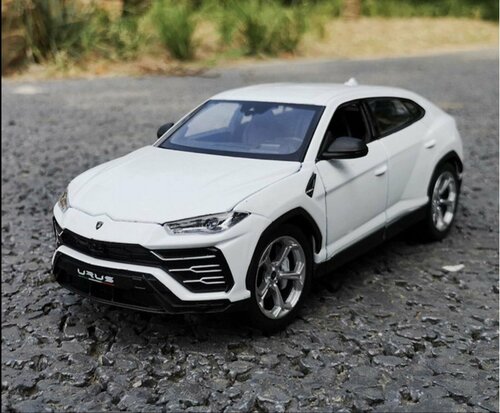 Коллекционная инерционная модель Lamborghini Urus 1:24 (металл, свет, звук)