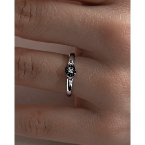 Кольцо Trade Jewelry из белого золота 585 пробы с бриллиантами белыми и черными