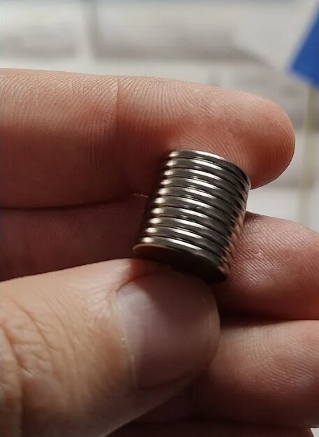 Неодимовый магнит диск 14х1,5 мм для доски канцелярский 20 штук набор - фотография № 3