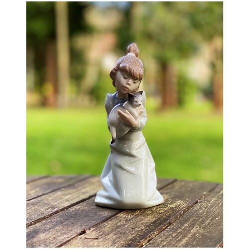 LLADRO статуэтка девочка с кошкой, Испания