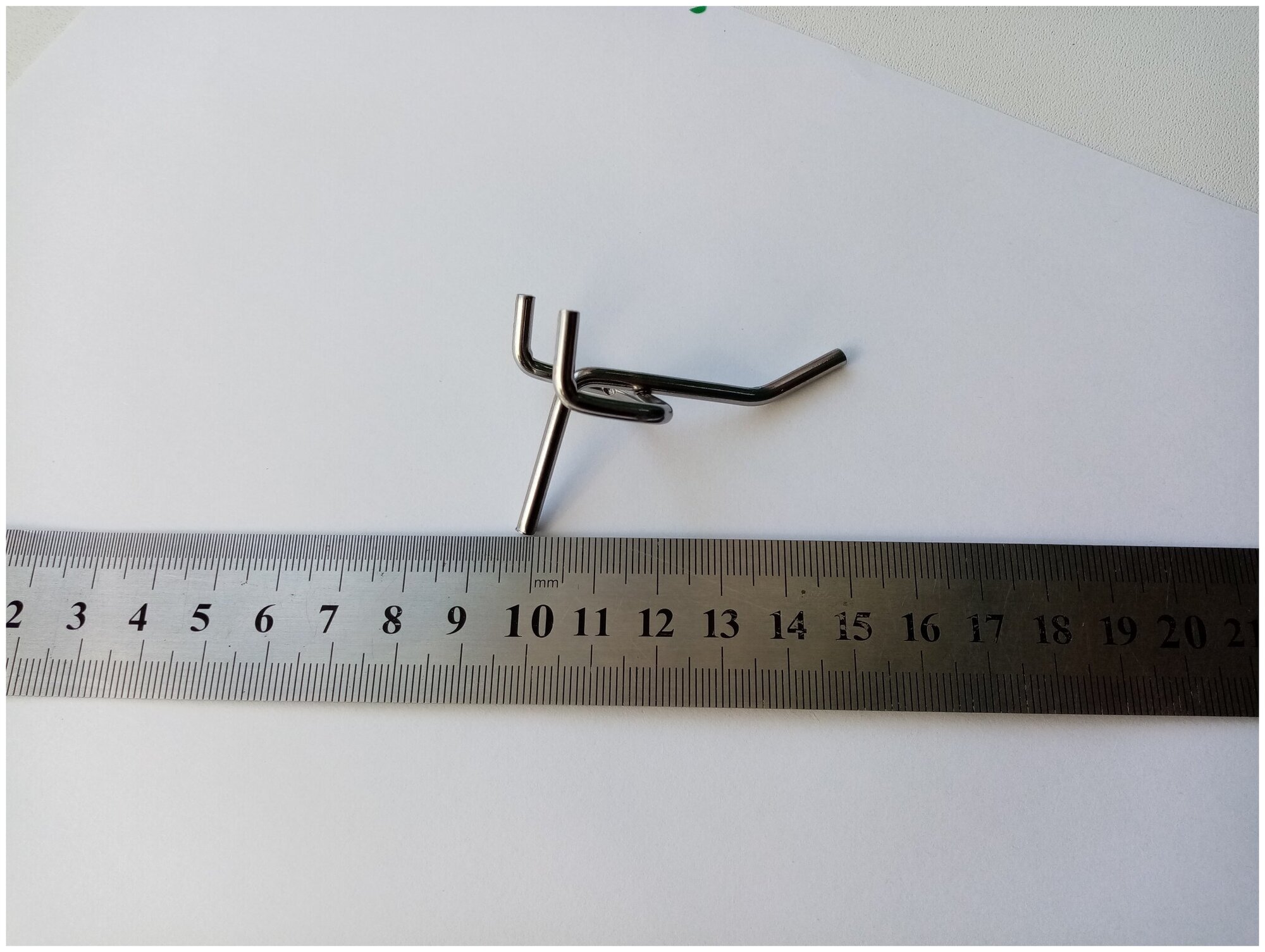 Крючок одинарный 50 мм на перфорацию (толщина 3.3мм) Шаг 25мм Хром - фотография № 4
