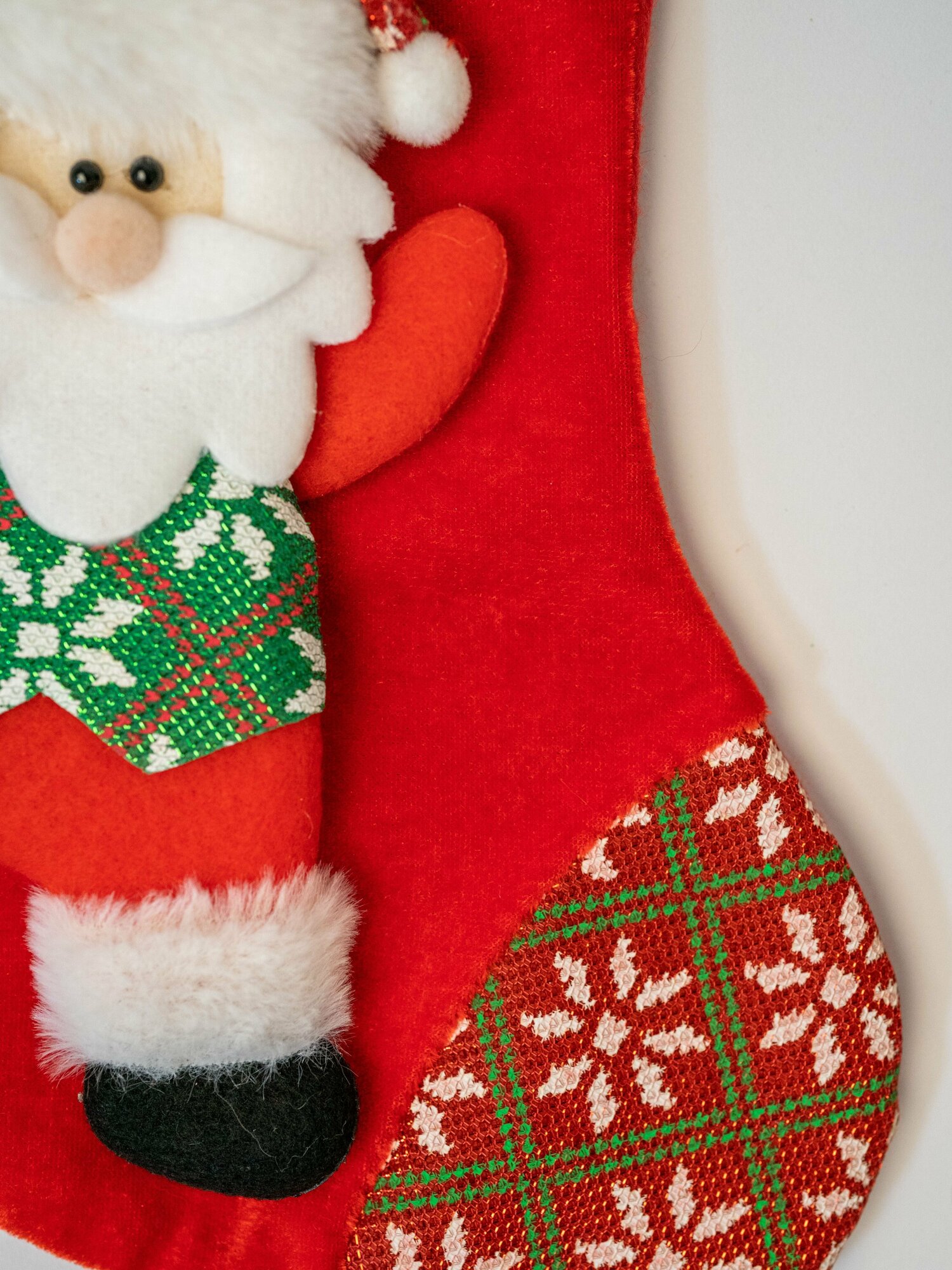 Новогодний носок для подарков, носки на камин новогодние, Дед-Мороз велюр 2607-2604