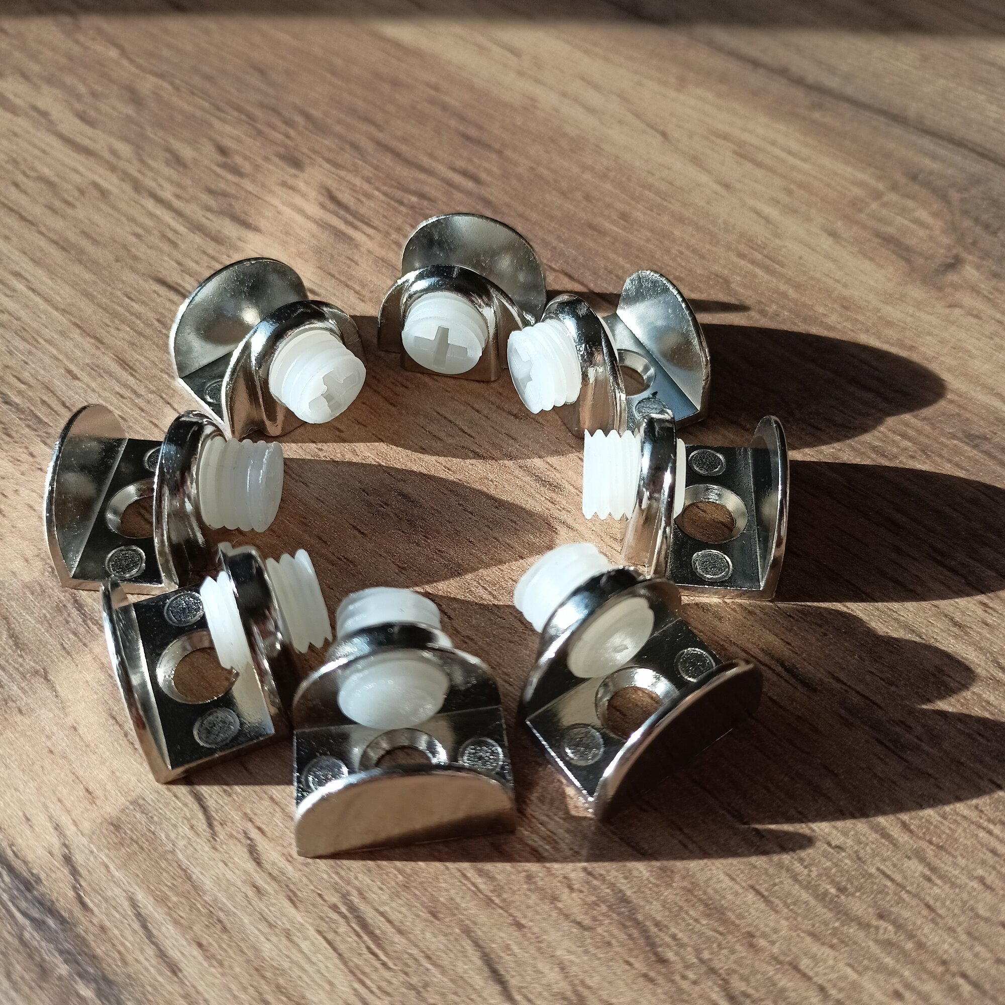 Полкодержатель для стекла и плит до 8 мм. - 24 шт. Крепление саморезом. — фото 1