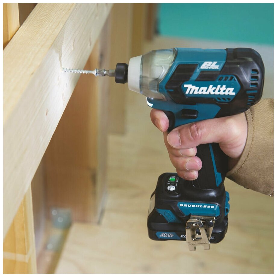 Винтоверт аккумуляторный Makita TD111DWAE CXT