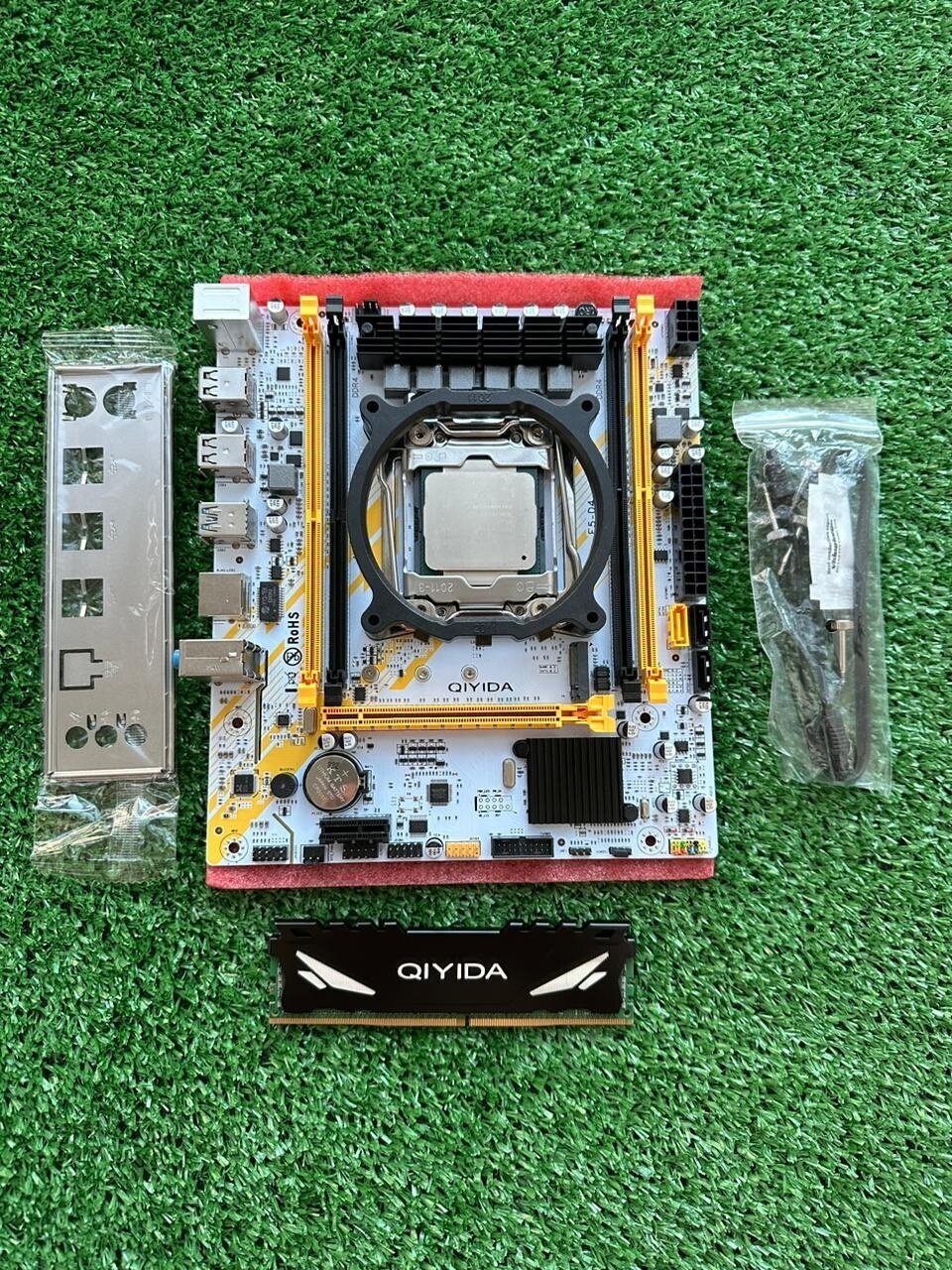 Набор материнская плата Qiyida ED4 LGA2011-3 процессор E5 2620V3 оперативная память 1x16 Гб DDR4