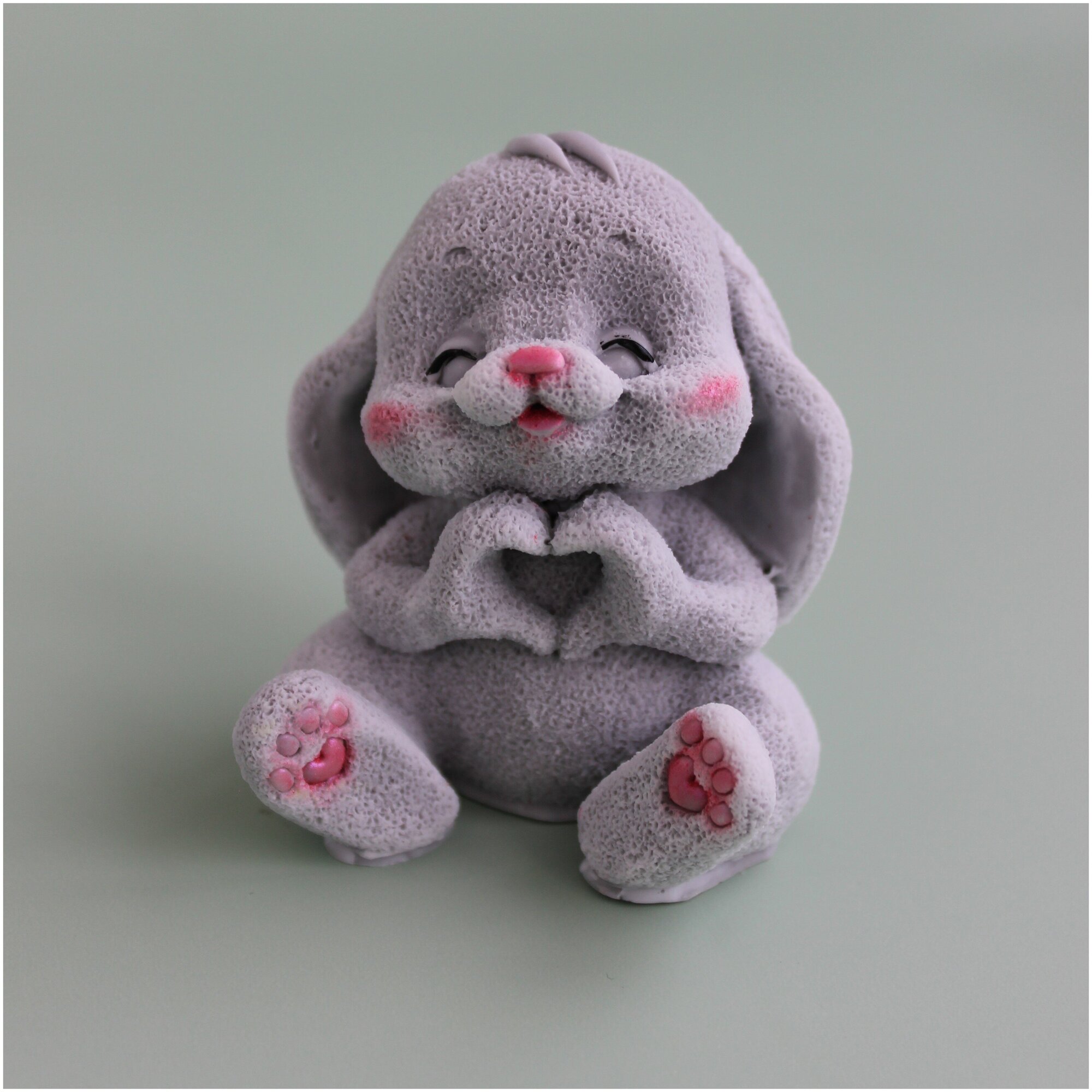 фото Сувенир из мыла ручной работы "Зайка Лайк" в упаковке "купол". Подарок на 8 марта, день рождения и другие торжественные события.