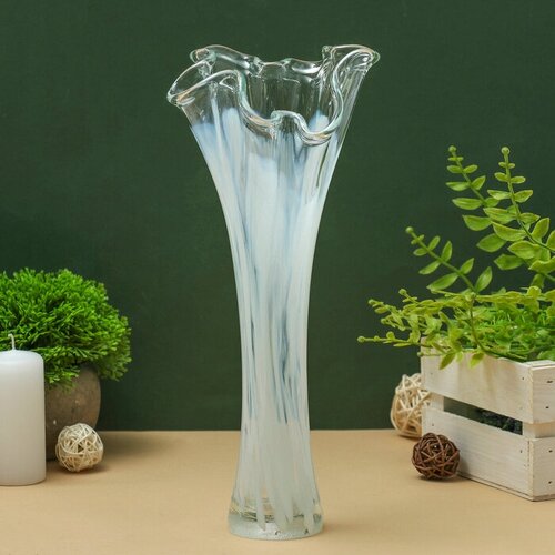 Ваза Волна d10см H28 см белая 979₽