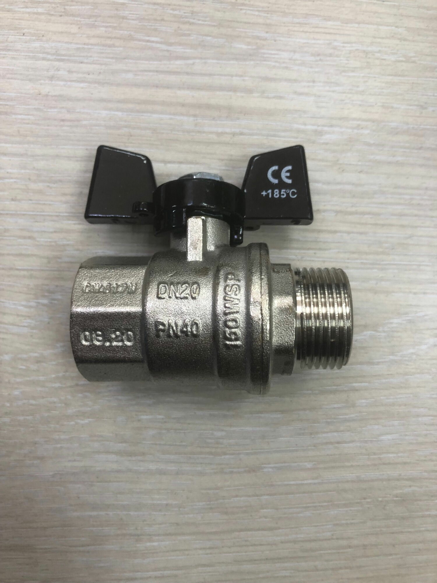 фото Кран шаровой Bugatti Oregon 3/4", внутренняя-наружная резьба, бабочка OREGON 307