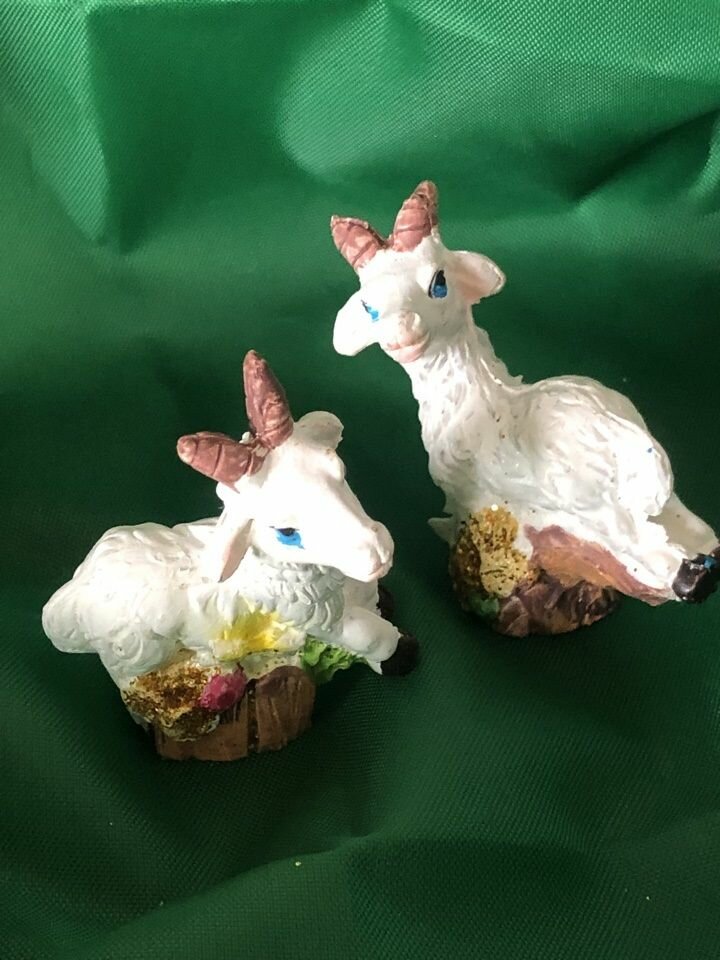 Сувенир "Козлики на пеньке"