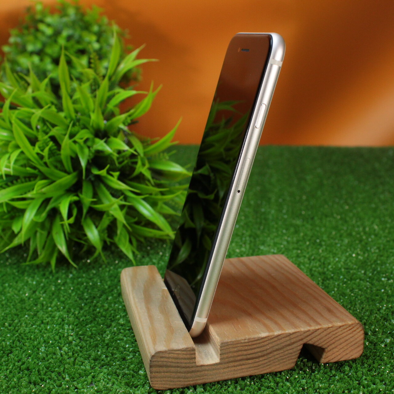 Смартфон Apple iPhone SE 2022 64 ГБ, nano SIM+eSIM, Starlight, Slimbox — фото 1