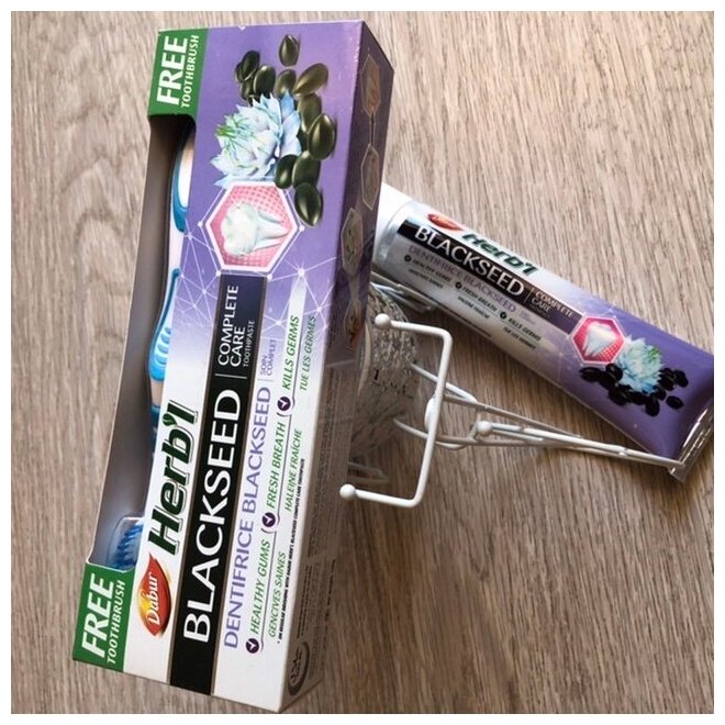 Зубная паста Dabur Herb'l для комплексного ухода с Семенами черного тмина, 150 г + зубная щетка (пластик) - фото №2