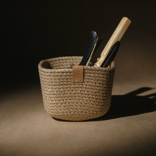 Квадратная корзина из джута