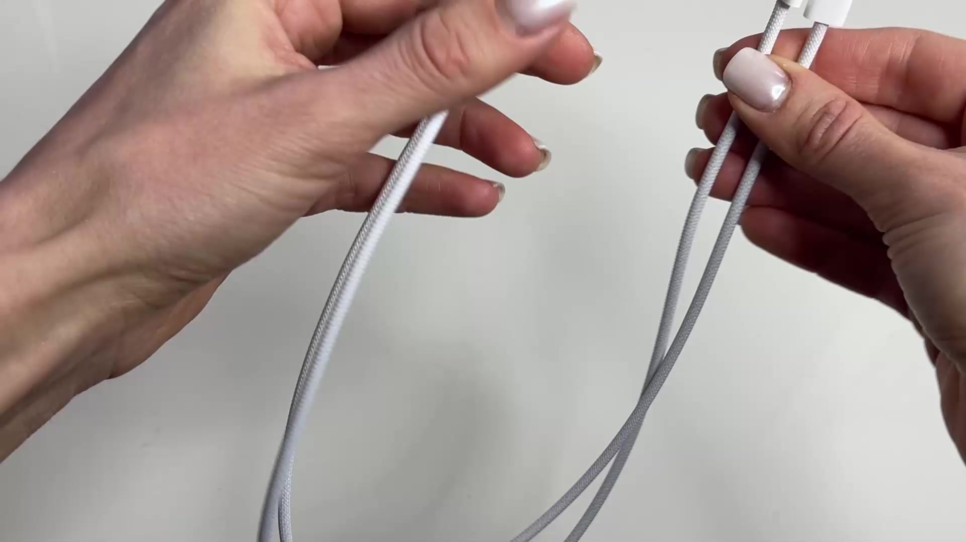 Кабель Apple USB-C to USB-C, 60 Вт, 1 метр, белый (MQKJ3/MW493) — фото 1